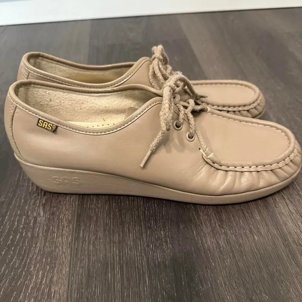 Sas Women's Tan and Cream Loafers